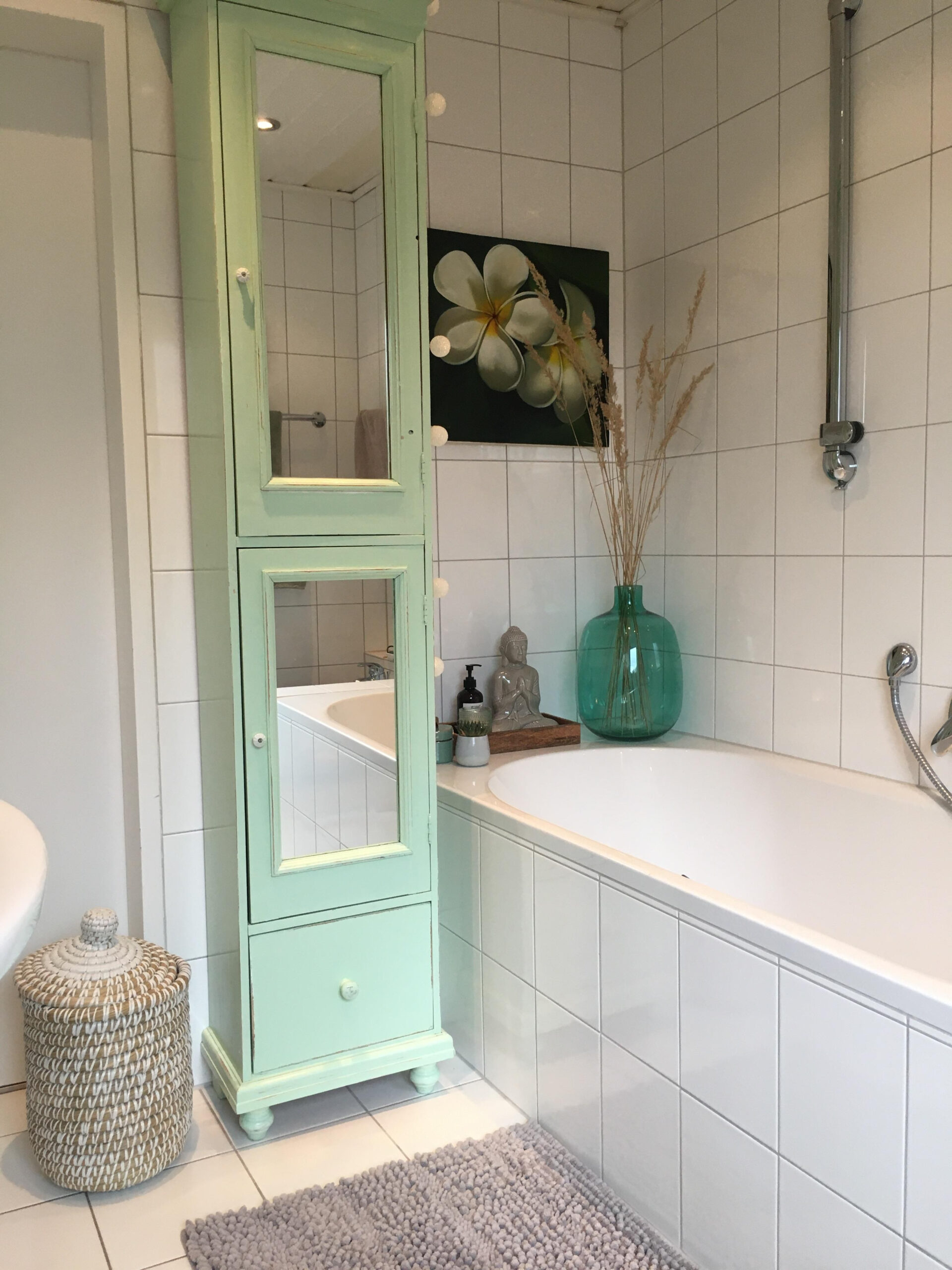 Kleines Badezimmer Modern Einrichten &amp; Gestalten throughout Badezimmer Stauraum